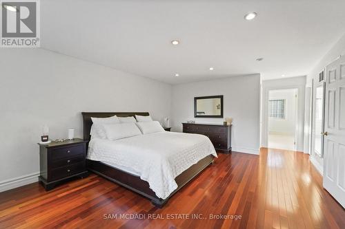 724 Atoka Drive, Mississauga, ON - Indoor Photo Showing Bedroom