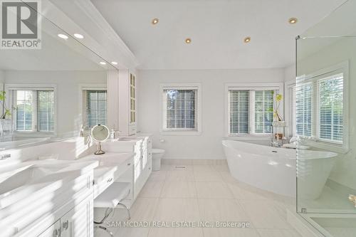 724 Atoka Drive, Mississauga, ON - Indoor Photo Showing Bathroom