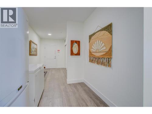 131 Harbourfront Drive Ne Unit# 202, Salmon Arm, BC - Indoor