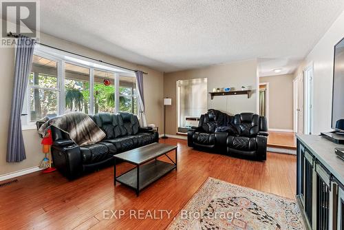 110 Meyers Creek Road, Quinte West (Sidney Ward), ON - Indoor Photo Showing Living Room