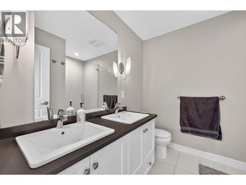 2490 Tuscany Drive Unit# 14, West Kelowna, BC - Indoor Photo Showing Bathroom