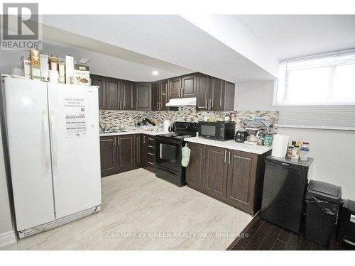 (Main) - 92 Kingsmere Crescent, Brampton, ON - Indoor Photo Showing Kitchen