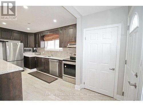 (Main) - 92 Kingsmere Crescent, Brampton, ON - Indoor Photo Showing Kitchen