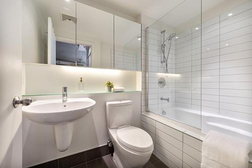 Bathroom - 627-400 Rue De L'Inspecteur, Montréal (Le Sud-Ouest), QC - Indoor Photo Showing Bathroom