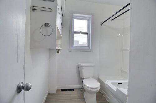 Bathroom - 250  - 252 11E Avenue, Senneterre - Ville, QC - Indoor Photo Showing Bathroom