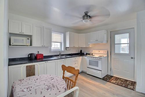 Kitchen - 250  - 252 11E Avenue, Senneterre - Ville, QC - Indoor Photo Showing Kitchen With Double Sink