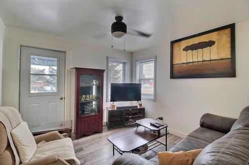 Living room - 250  - 252 11E Avenue, Senneterre - Ville, QC - Indoor Photo Showing Living Room