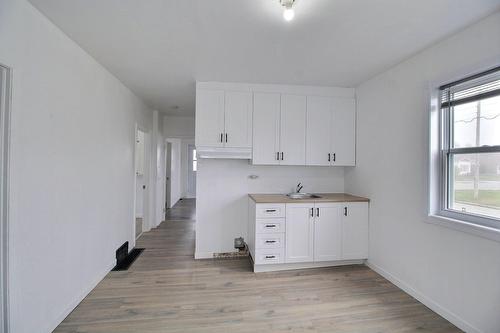Kitchen - 250  - 252 11E Avenue, Senneterre - Ville, QC - Indoor Photo Showing Other Room