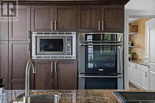 263 Lakeshore Road, Brighton, ON - Indoor Photo Showing Kitchen With Upgraded Kitchen