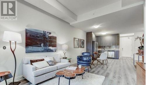 1213 - 150 Main Street W, Hamilton, ON - Indoor Photo Showing Living Room