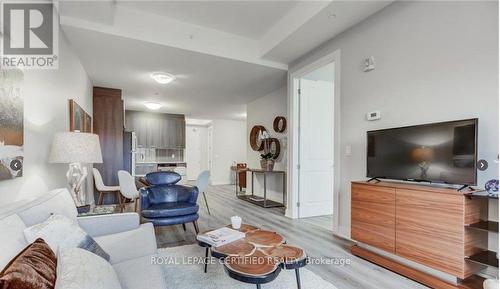 1213 - 150 Main Street W, Hamilton, ON - Indoor Photo Showing Living Room