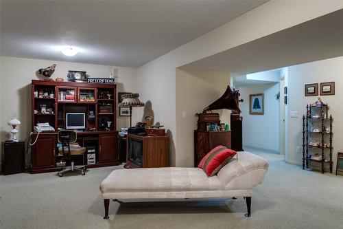 114-1188 Houghton Road, Kelowna, BC - Indoor Photo Showing Other Room