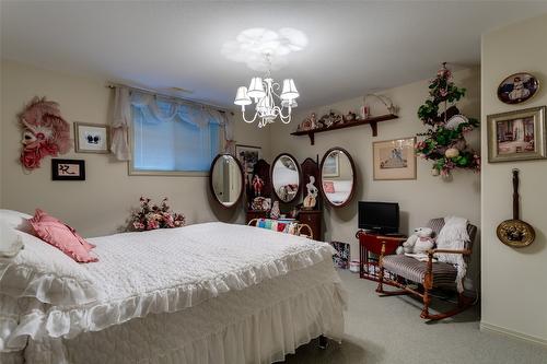 114-1188 Houghton Road, Kelowna, BC - Indoor Photo Showing Bedroom