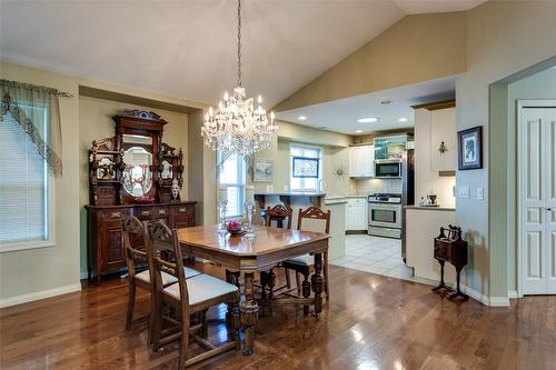 114-1188 Houghton Road, Kelowna, BC - Indoor Photo Showing Dining Room