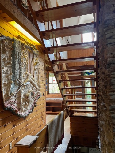 875122 5Th Line E, Mono, ON - Indoor Photo Showing Other Room