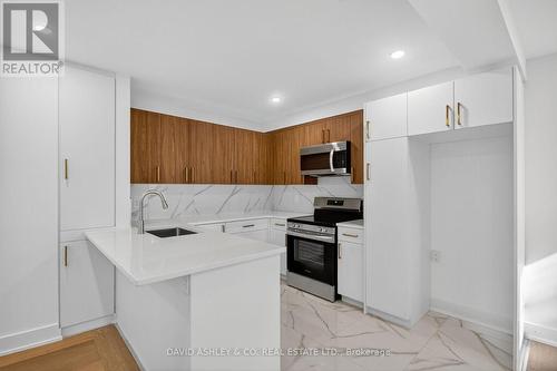 612 Tweedsmuir Avenue, Ottawa, ON - Indoor Photo Showing Kitchen