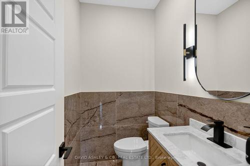 612 Tweedsmuir Avenue, Ottawa, ON - Indoor Photo Showing Bathroom
