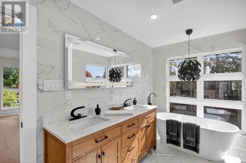 612 Tweedsmuir Avenue, Ottawa, ON - Indoor