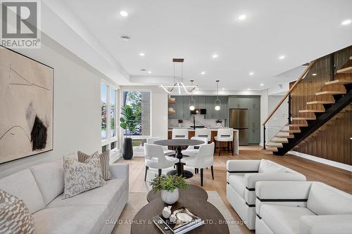 612 Tweedsmuir Avenue, Ottawa, ON - Indoor Photo Showing Living Room
