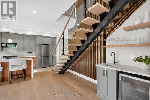 612 Tweedsmuir Avenue, Ottawa, ON - Indoor Photo Showing Kitchen