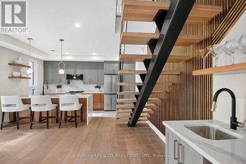 612 Tweedsmuir Avenue, Ottawa, ON - Indoor