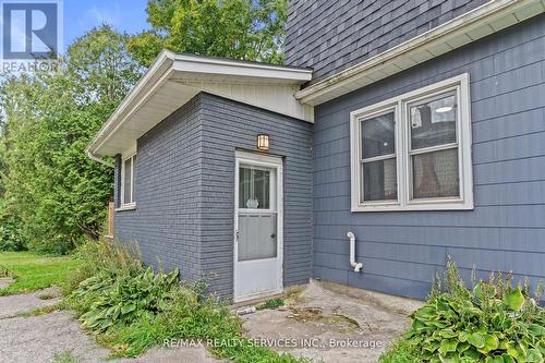 140 Canterbury Street, Ingersoll, ON - Outdoor With Exterior