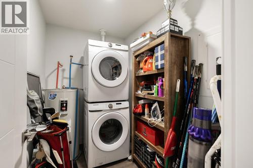 4215 Gellatly Road S Unit# 1305, West Kelowna, BC - Indoor Photo Showing Laundry Room