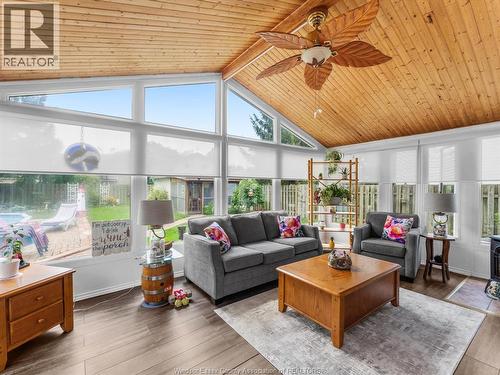 291 Murray, Amherstburg, ON - Indoor Photo Showing Living Room