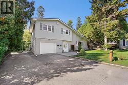 6 MAPLEWOOD CIRCLE  Brockville, ON K6V 1N4