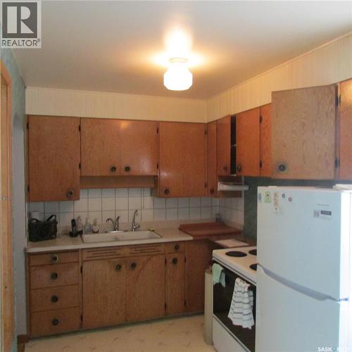 2600 Wascana Street, Regina, SK - Indoor Photo Showing Kitchen