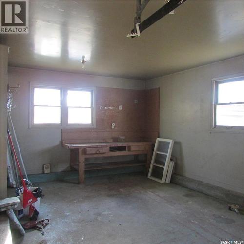 2600 Wascana Street, Regina, SK - Indoor Photo Showing Garage