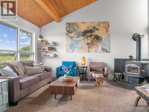 3443 210 Road, Dawson Creek, BC - Indoor Photo Showing Living Room