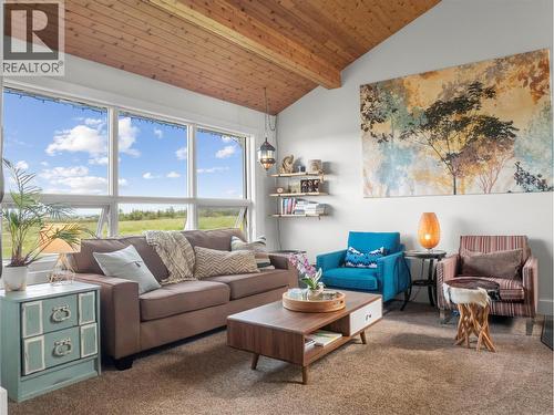 3443 210 Road, Dawson Creek, BC - Indoor Photo Showing Living Room