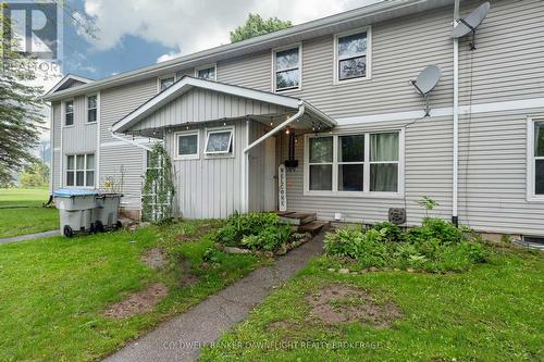 31 - 31 ST CHARLES PLACE  Huron East (Vanastra), ON N0M 1L0