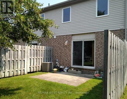 15 Roehampton Crescent, Guelph, ON - Outdoor With Exterior