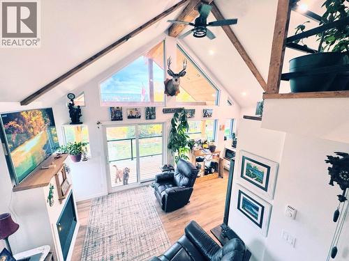 6656 North Shore Horse Lake Road, Horse Lake, BC - Indoor Photo Showing Other Room