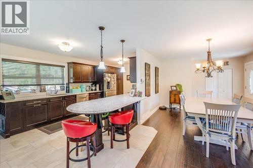 6010 Harrop-Procter Road, Nelson, BC - Indoor Photo Showing Dining Room