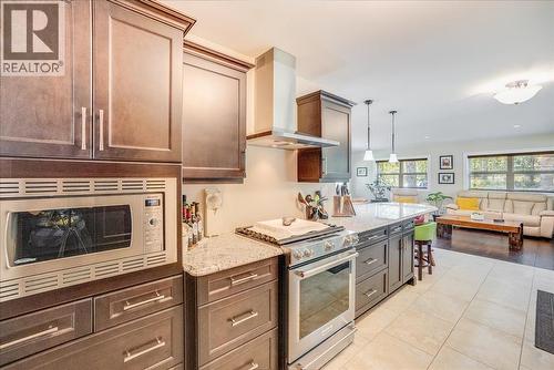 6010 Harrop-Procter Road, Nelson, BC - Indoor Photo Showing Kitchen