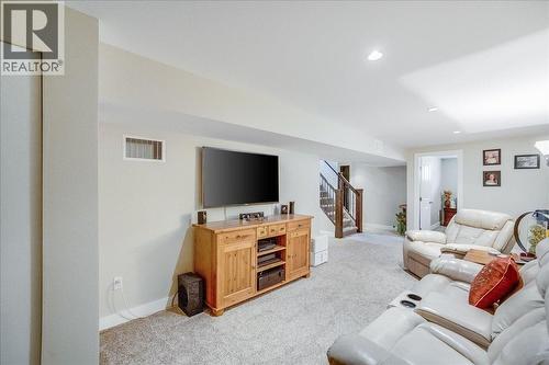 6010 Harrop-Procter Road, Nelson, BC - Indoor