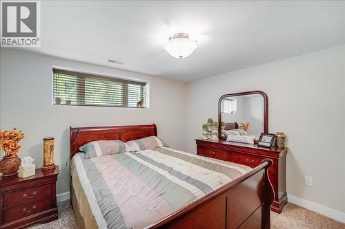 6010 Harrop-Procter Road, Nelson, BC - Indoor Photo Showing Bedroom