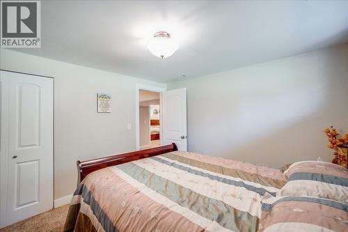 6010 Harrop-Procter Road, Nelson, BC - Indoor Photo Showing Bedroom