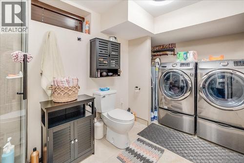 6010 Harrop-Procter Road, Nelson, BC - Indoor Photo Showing Laundry Room