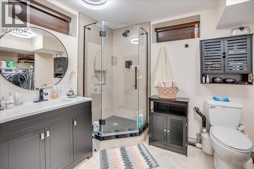 6010 Harrop-Procter Road, Nelson, BC - Indoor Photo Showing Bathroom