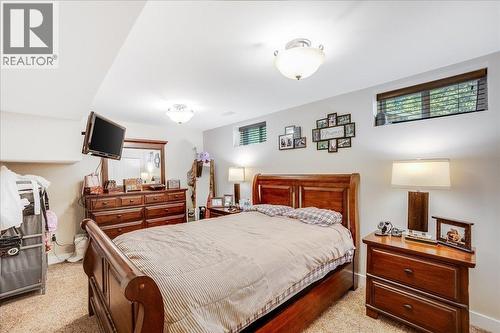 6010 Harrop-Procter Road, Nelson, BC - Indoor Photo Showing Bedroom