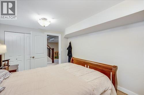 6010 Harrop-Procter Road, Nelson, BC - Indoor Photo Showing Bedroom