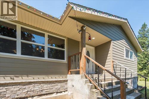 6010 Harrop-Procter Road, Nelson, BC - Outdoor