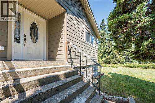 6010 Harrop-Procter Road, Nelson, BC - Outdoor