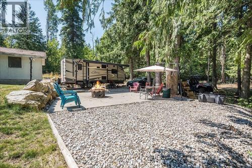 6010 Harrop-Procter Road, Nelson, BC - Outdoor