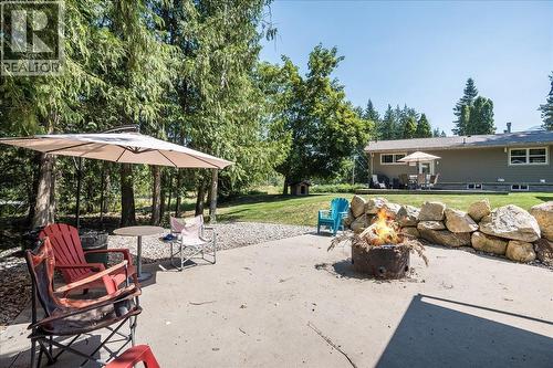 6010 Harrop-Procter Road, Nelson, BC - Outdoor