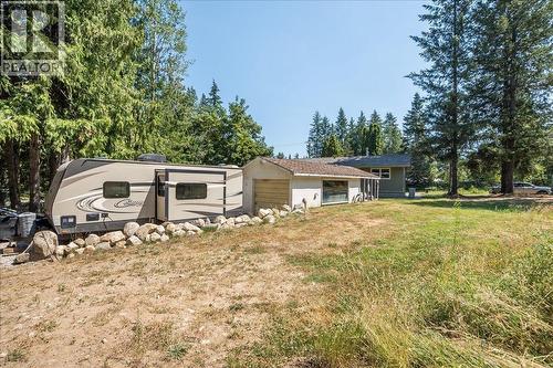 6010 Harrop-Procter Road, Nelson, BC - Outdoor